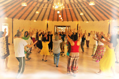 dancing-templo-mobile.jpg